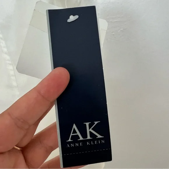 Anne Klein NWT Button Front Blouse Stretch Ivory Professional Office Size 16 - Picture 5 of 8